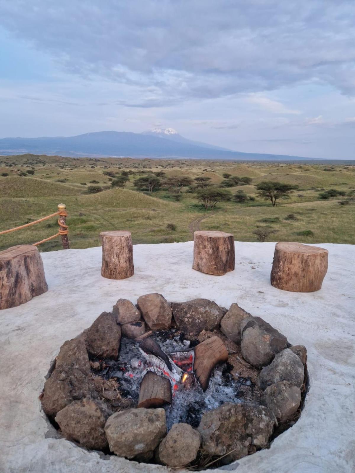 Original Maasai Lodge - Africa Amini Life Engare Nanyuki Exterior photo