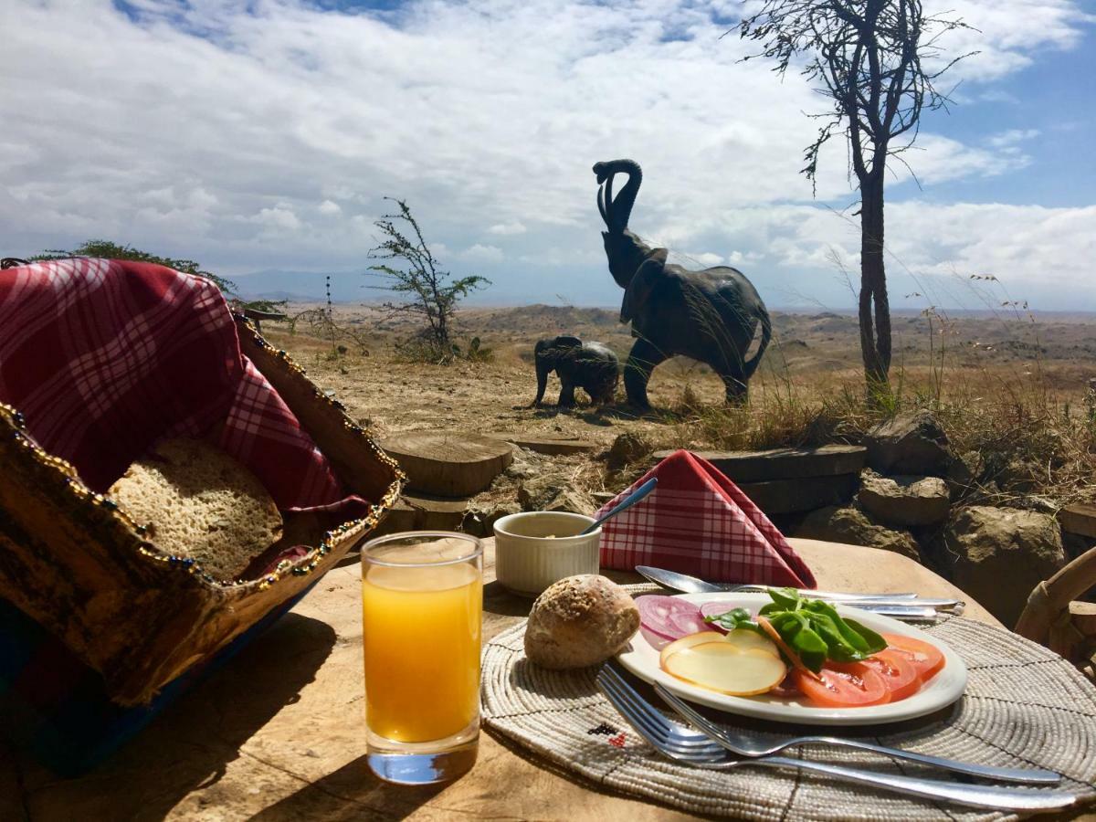 Original Maasai Lodge - Africa Amini Life Engare Nanyuki Exterior photo